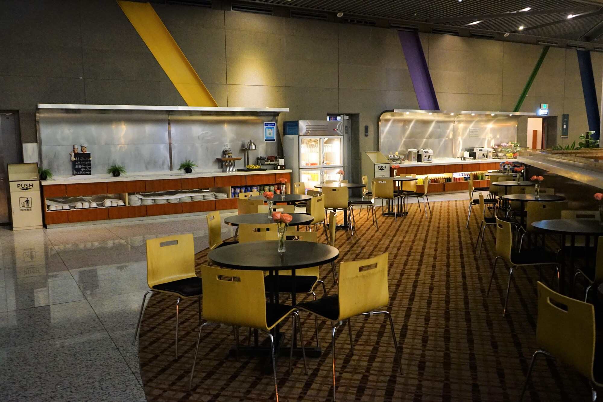 #5 of 5 images of V1 VIP Lounge