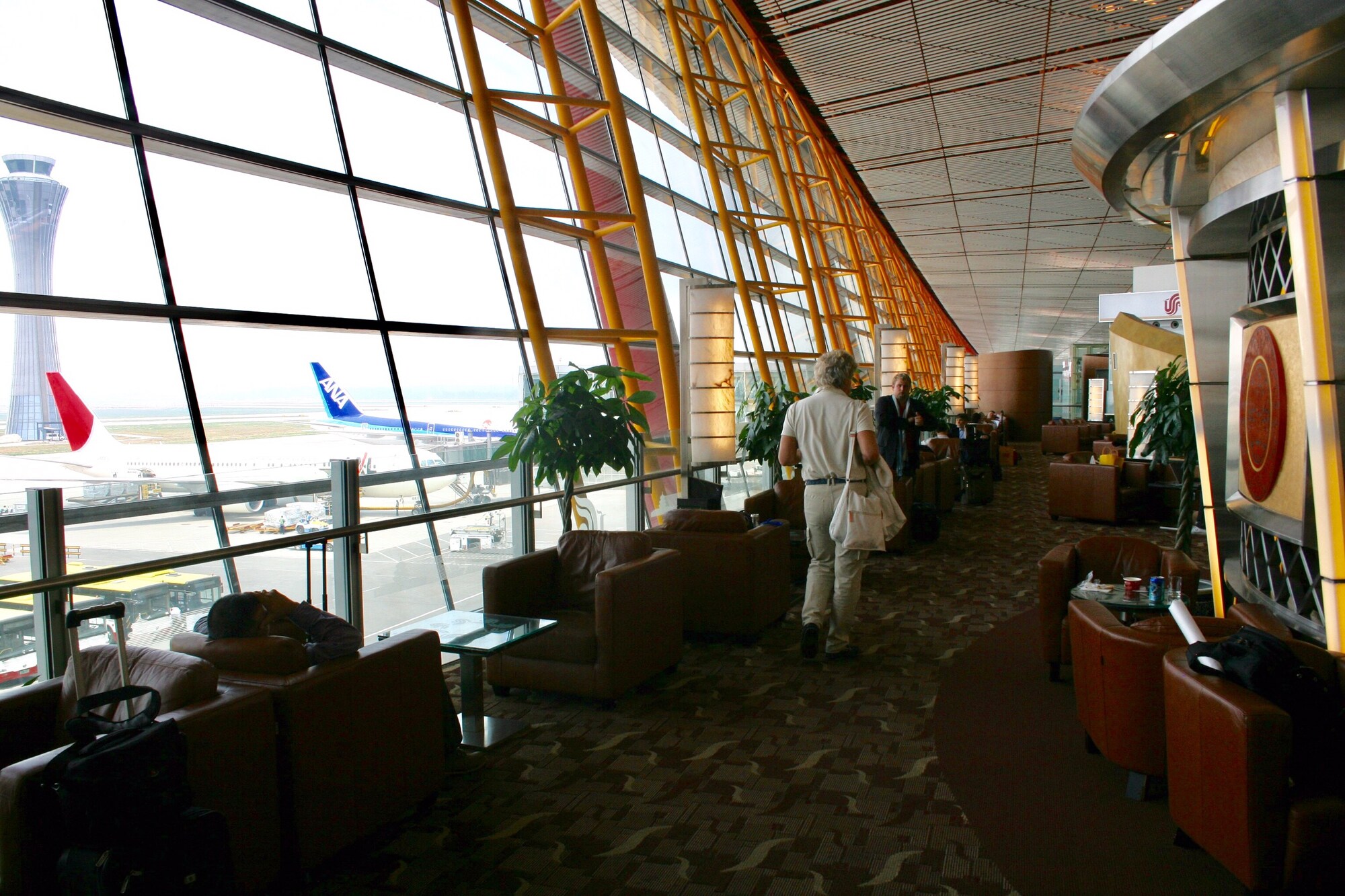#2 of 5 images of Air China International Business Class Lounge (Temporarily Closed)