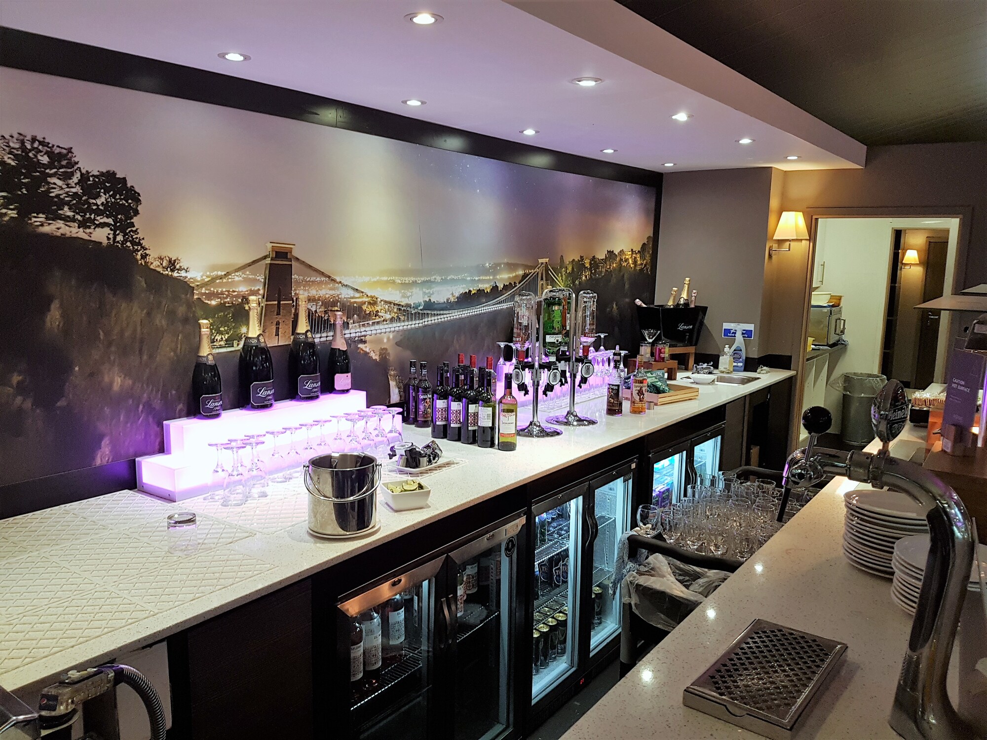 #4 of 5 images of Aspire Lounge (Temporarily Closed)