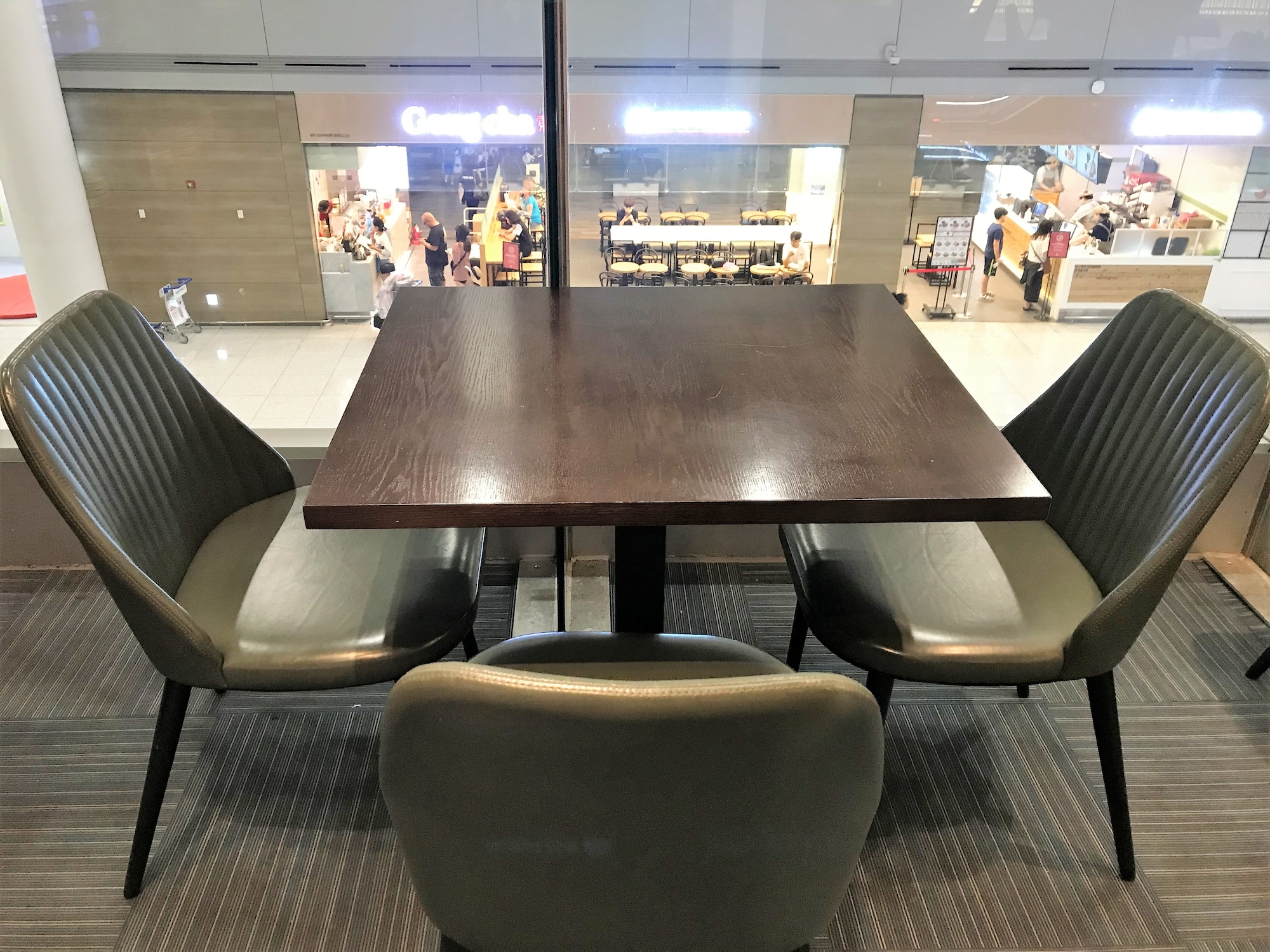 #3 of 5 images of MATINA Lounge West (Gate 43) (Temporarily Closed)