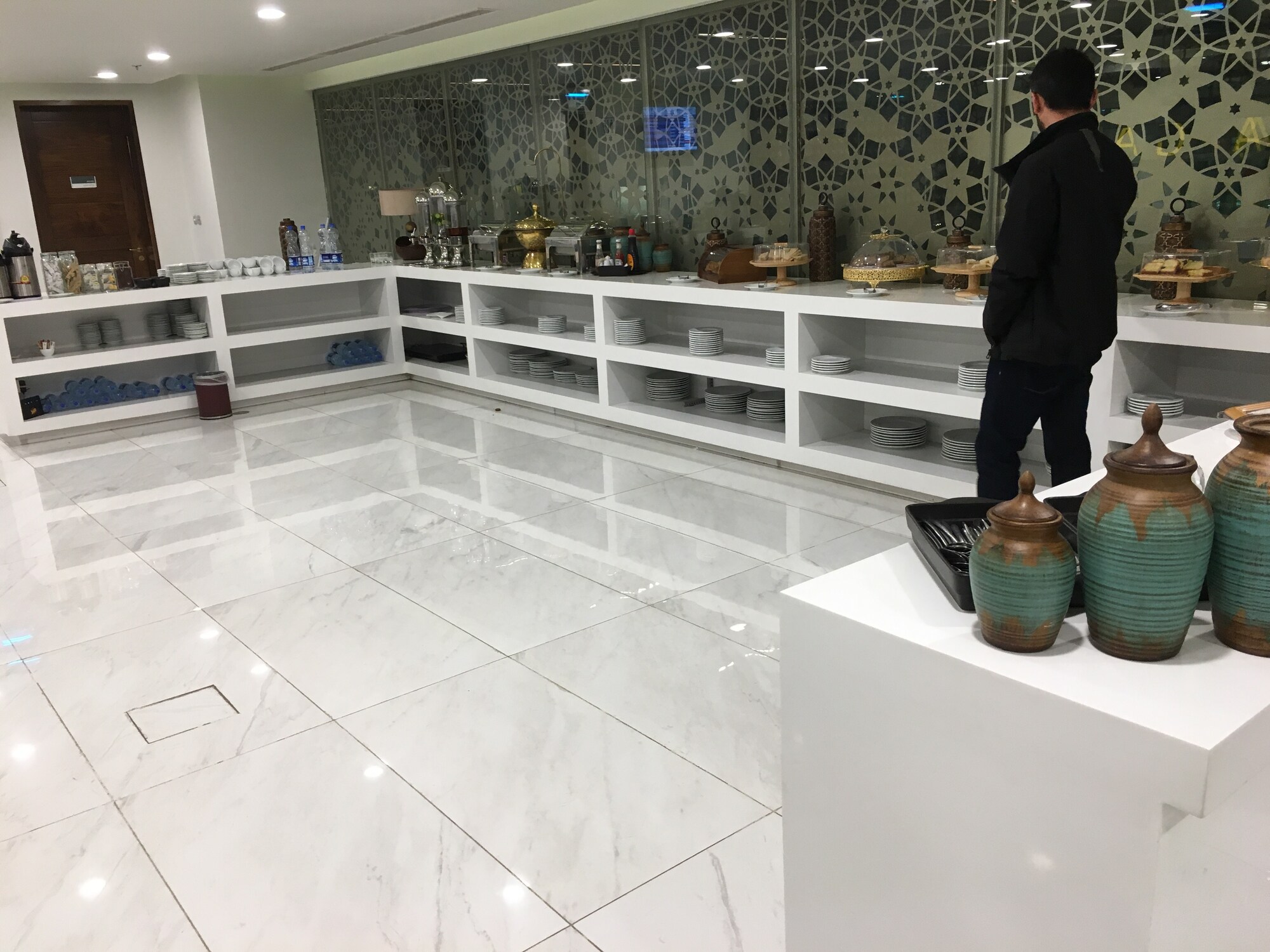 #4 of 5 images of Airline Lounge