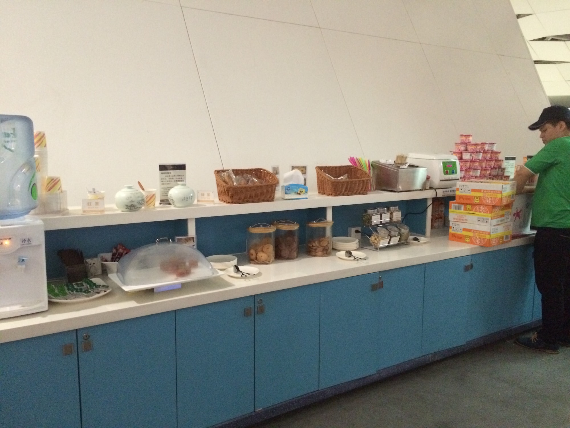 #2 of 5 images of Joyee Guest Lounge (Domestic) (Temporarily Closed)
