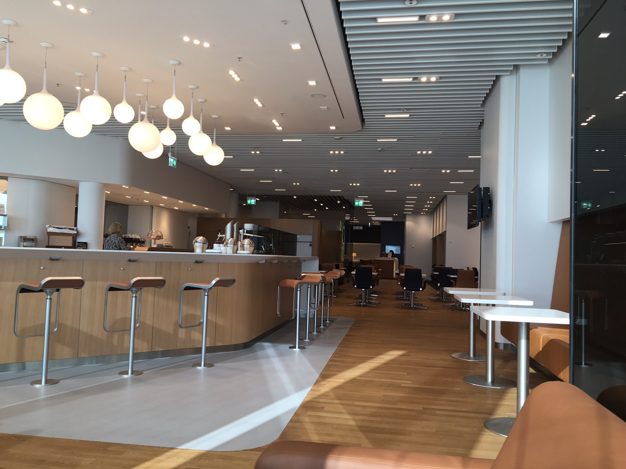 #4 of 5 images of Lufthansa Senator Lounge (Schengen) (Temporarily Closed)