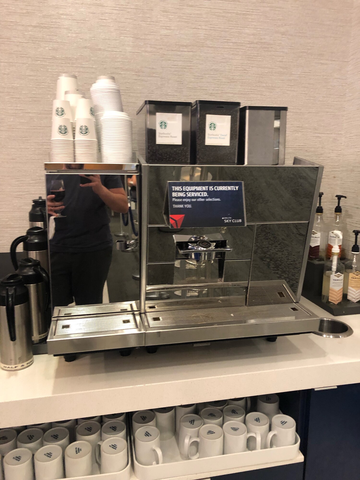 #4 of 5 images of Delta Air Lines Delta Sky Club