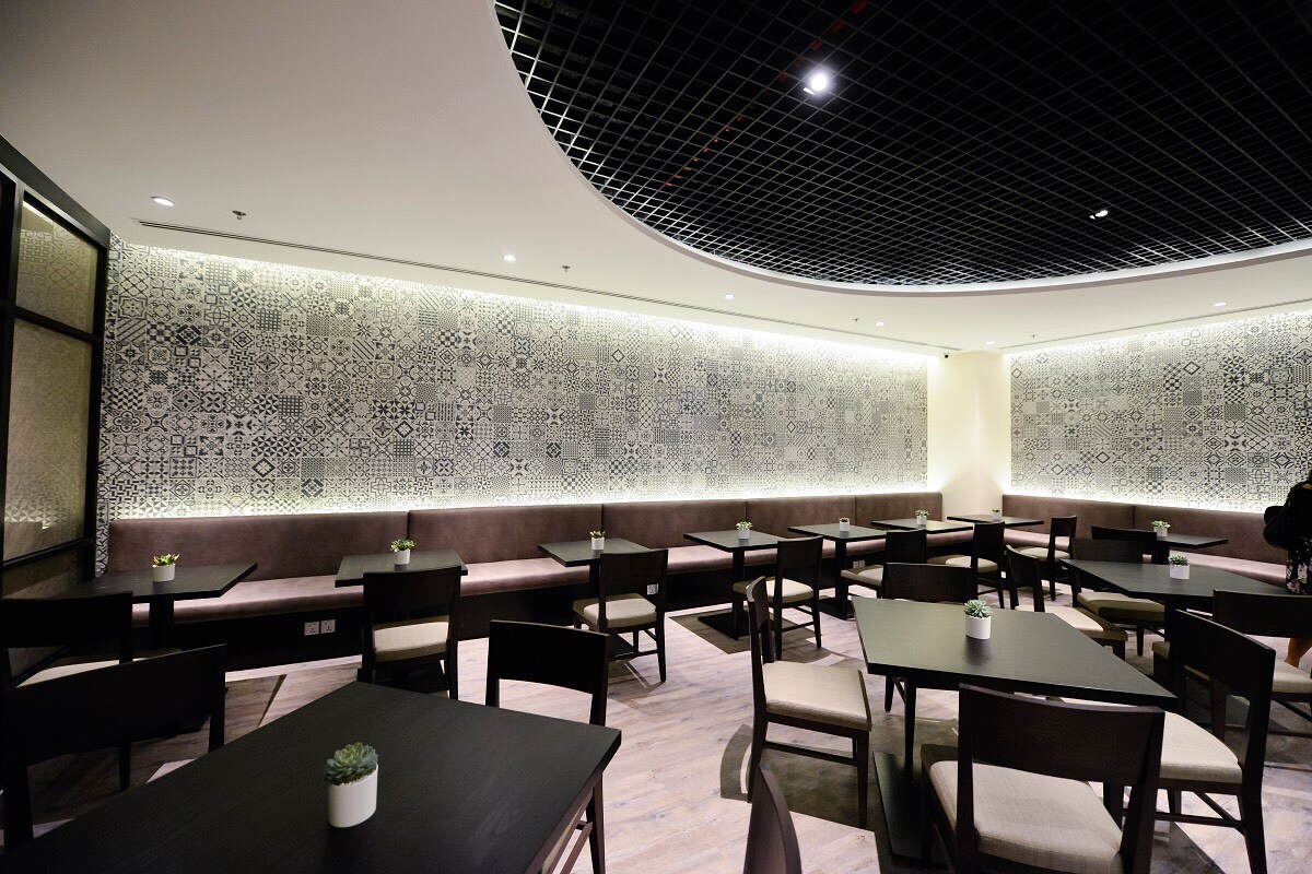 #5 of 5 images of dnata Lounge