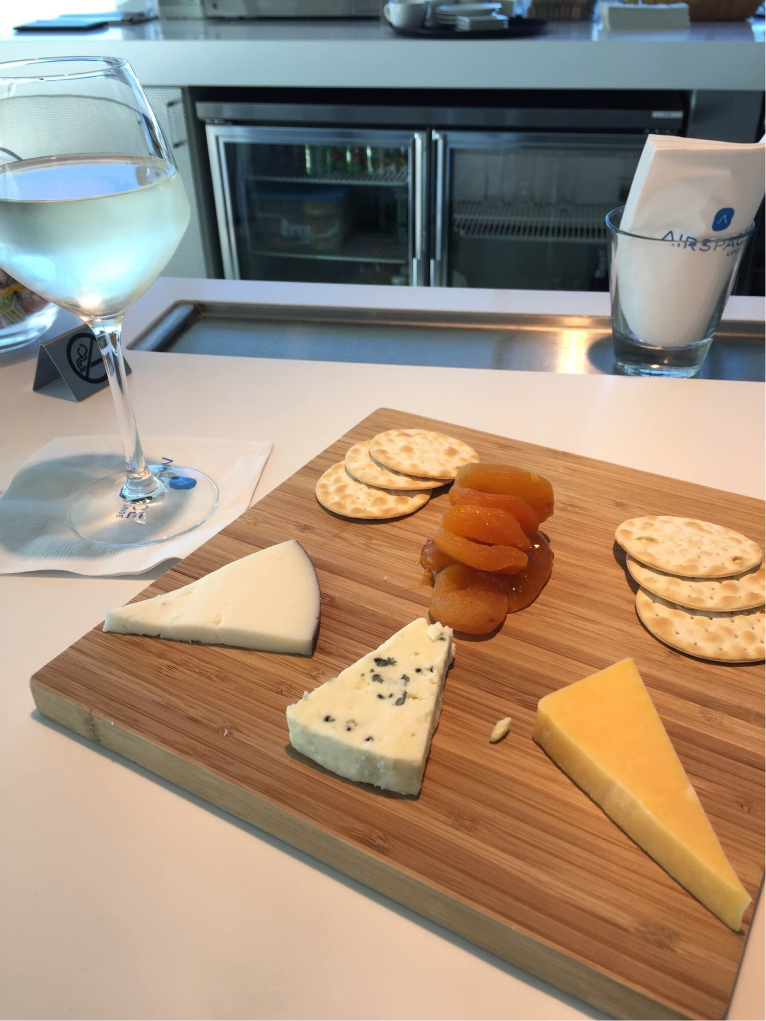 #5 of 5 images of Airspace Lounge