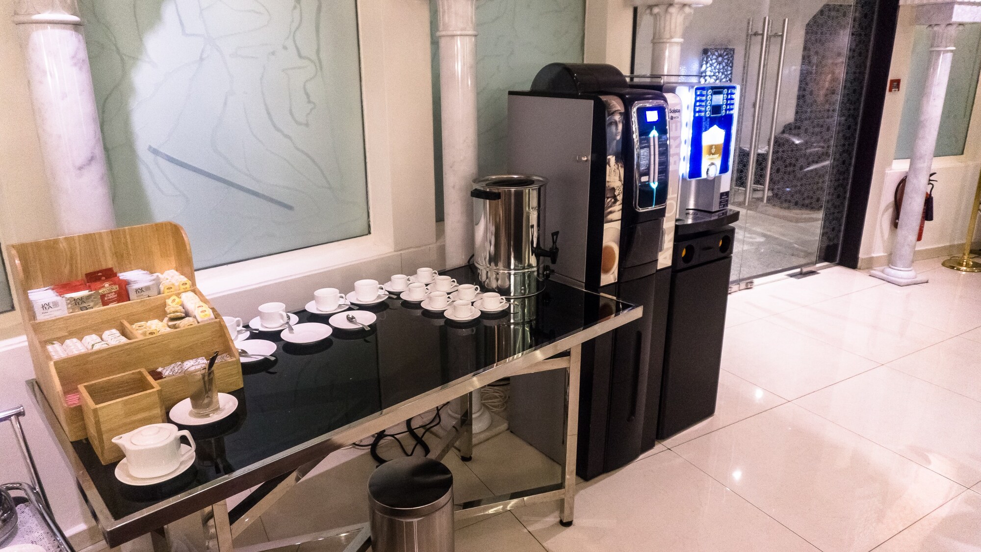 #4 of 5 images of Diamond Lounge