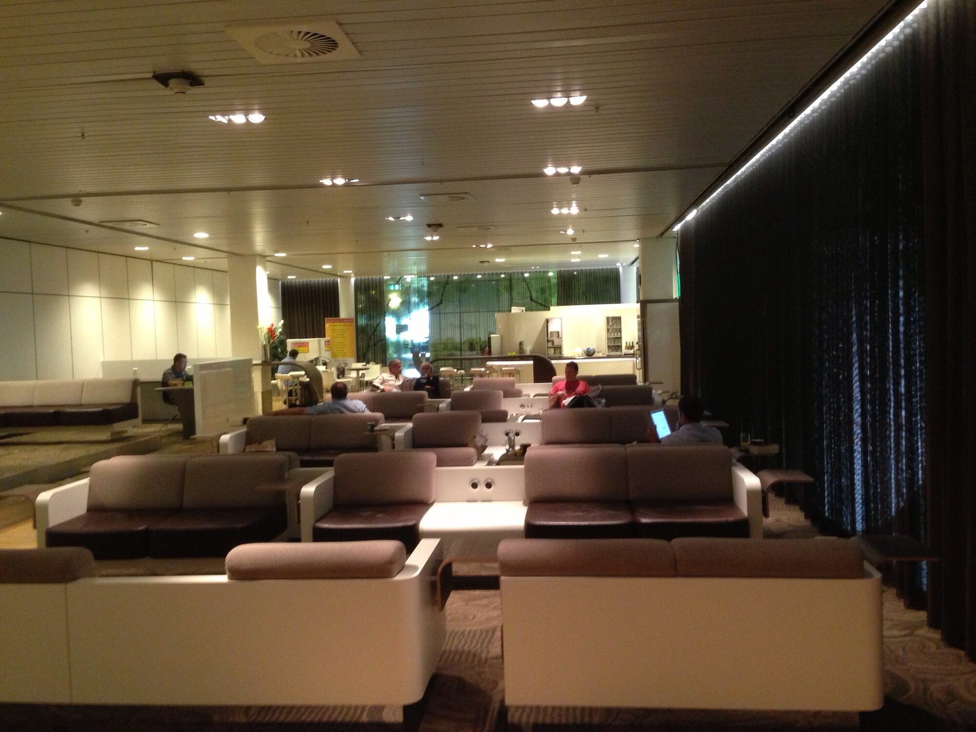#2 of 5 images of Aspire Lounge (26) (Schengen)