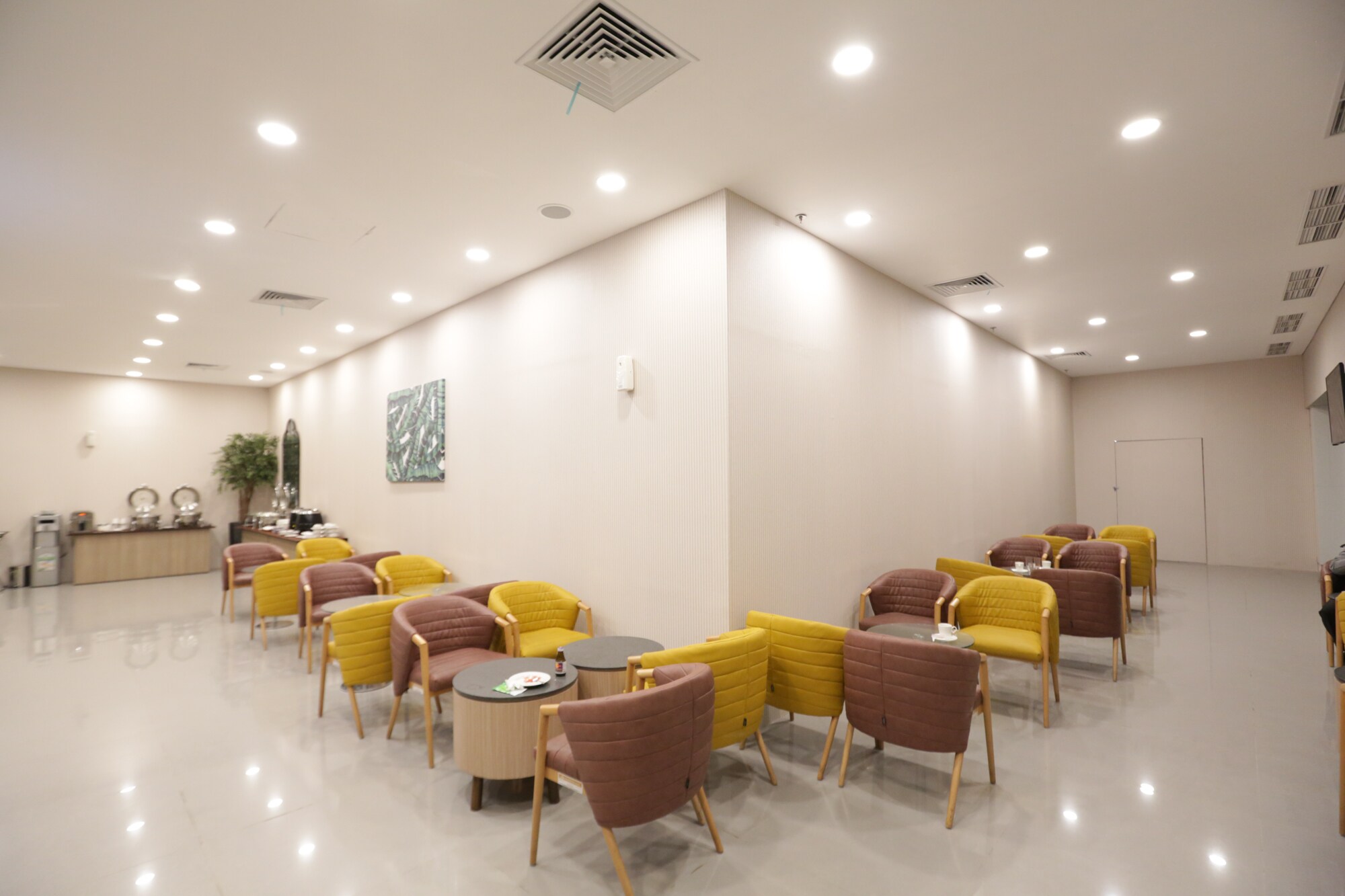#4 of 5 images of Concordia Lounge (Temporarily Closed)