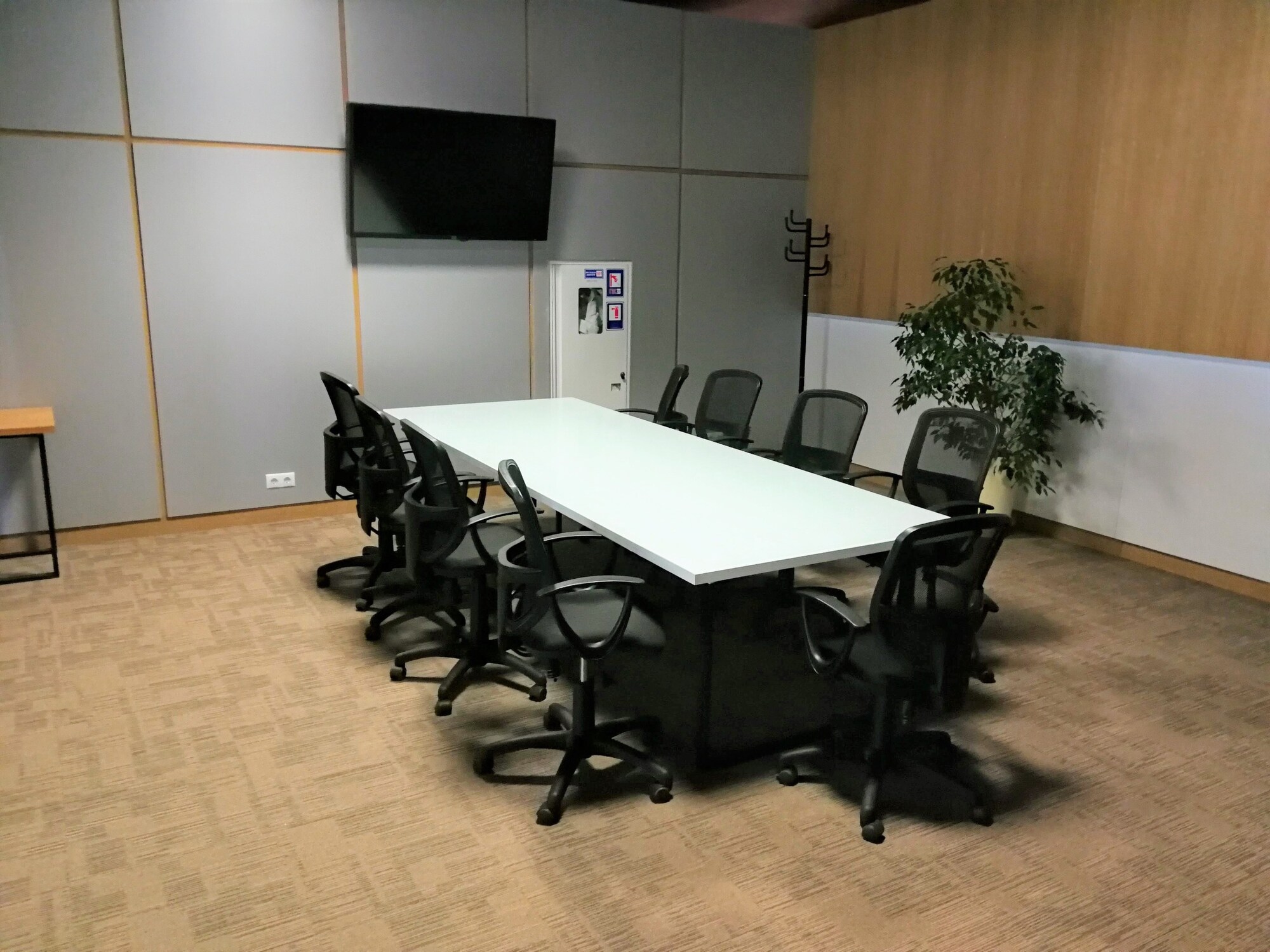 #3 of 5 images of Business Lounge (International)