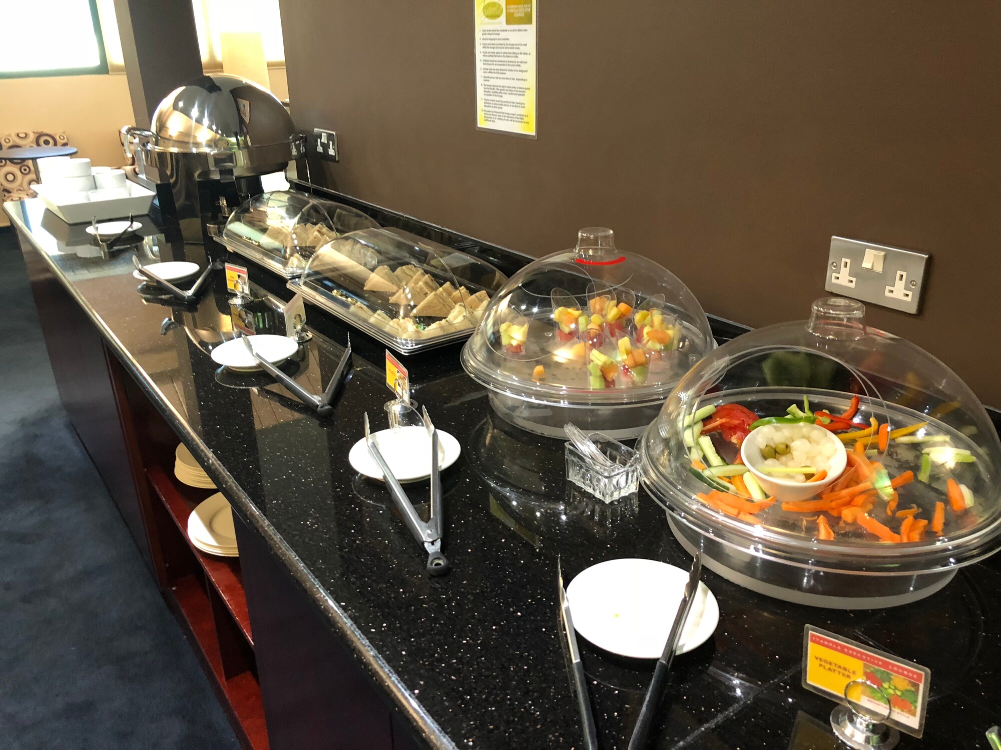 #2 of 3 images of Iyanola Executive Lounge