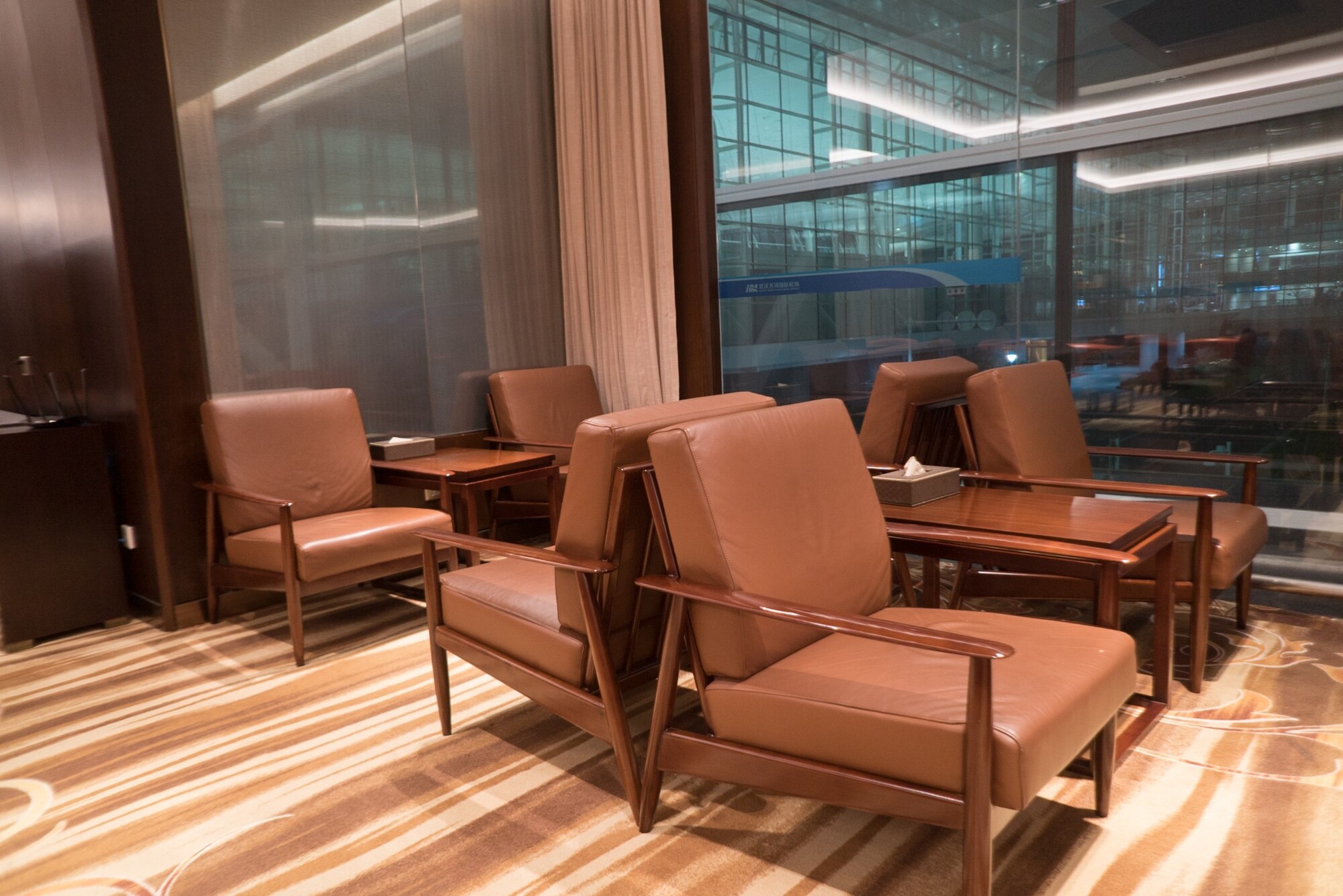 #5 of 5 images of No. 8 First Class Lounge