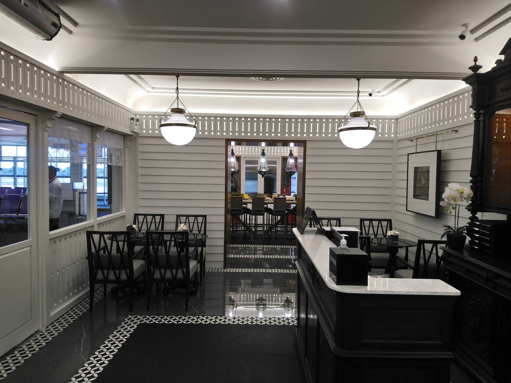 #3 of 5 images of The Coral Executive Lounge (See NOTES)