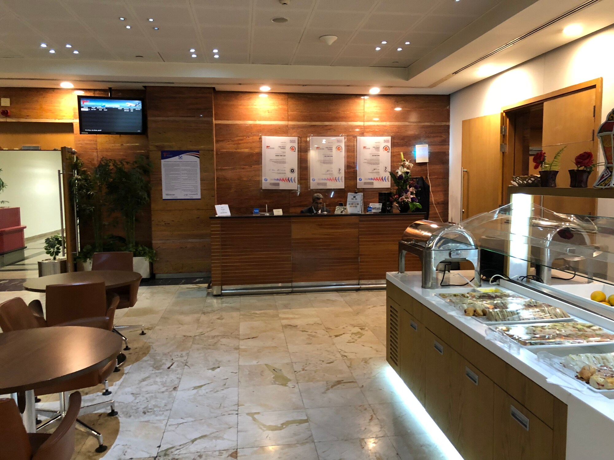 #4 of 5 images of First Class Lounge