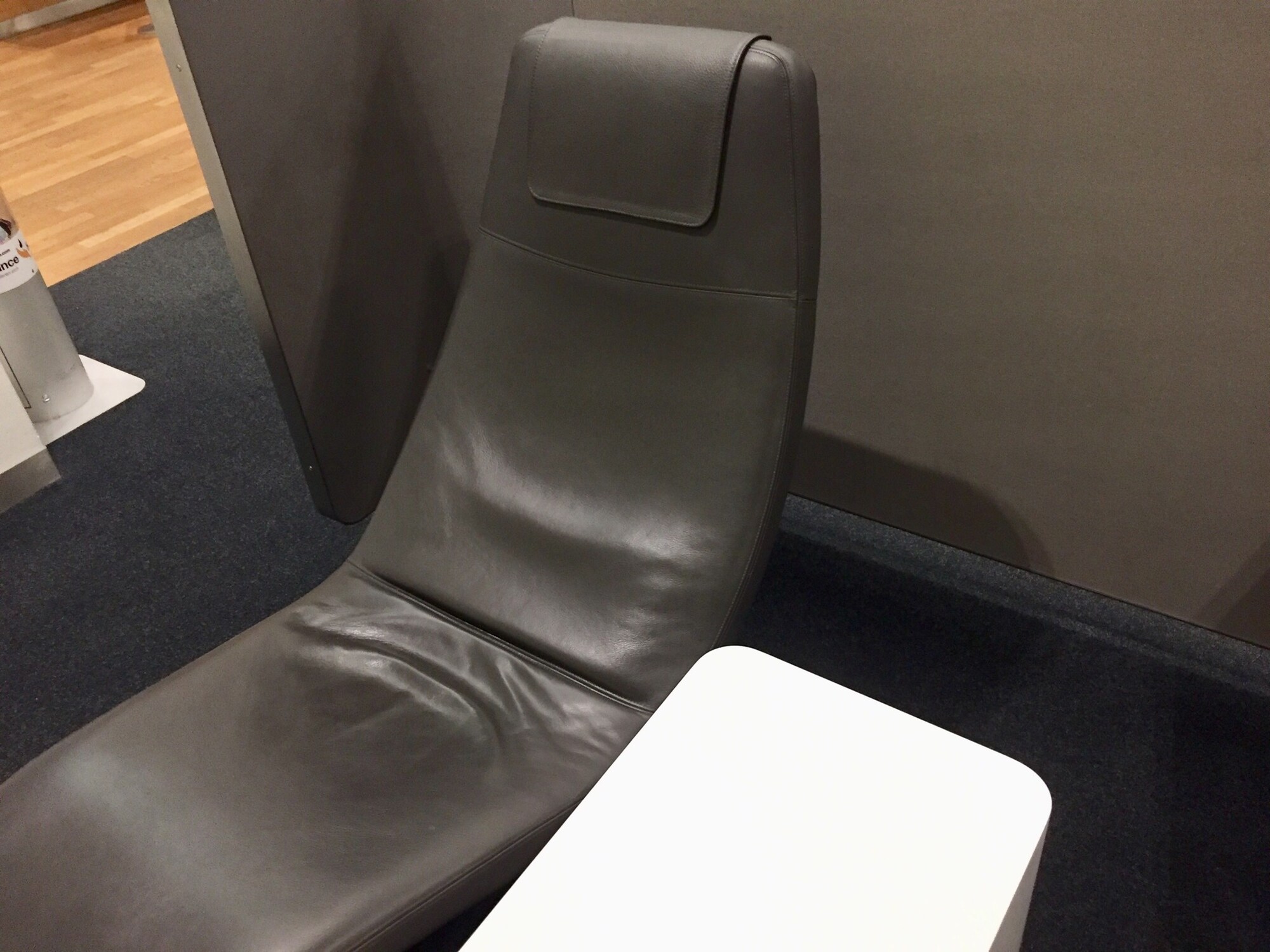 #1 of 5 images of Lufthansa Business Lounge (Non-Schengen) (Temporarily Closed)