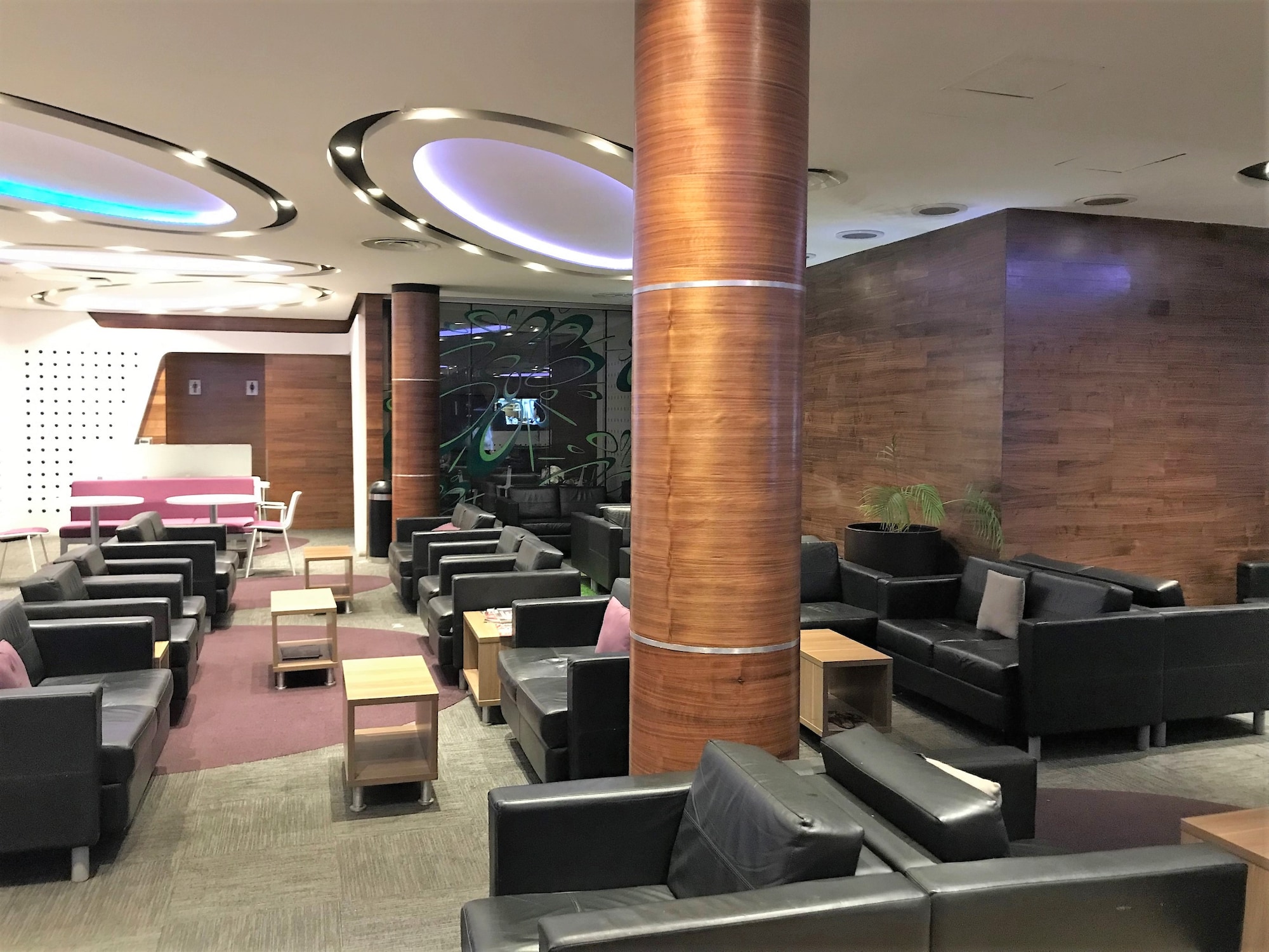 #2 of 5 images of VIP Lounge (East)