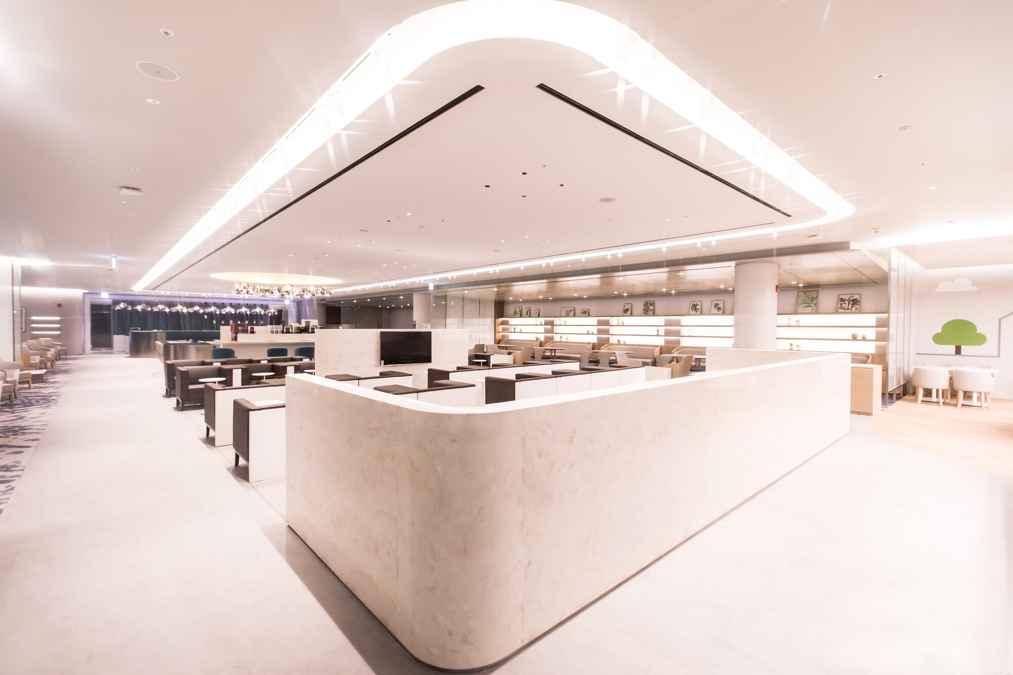 #5 of 5 images of MATINA Lounge
