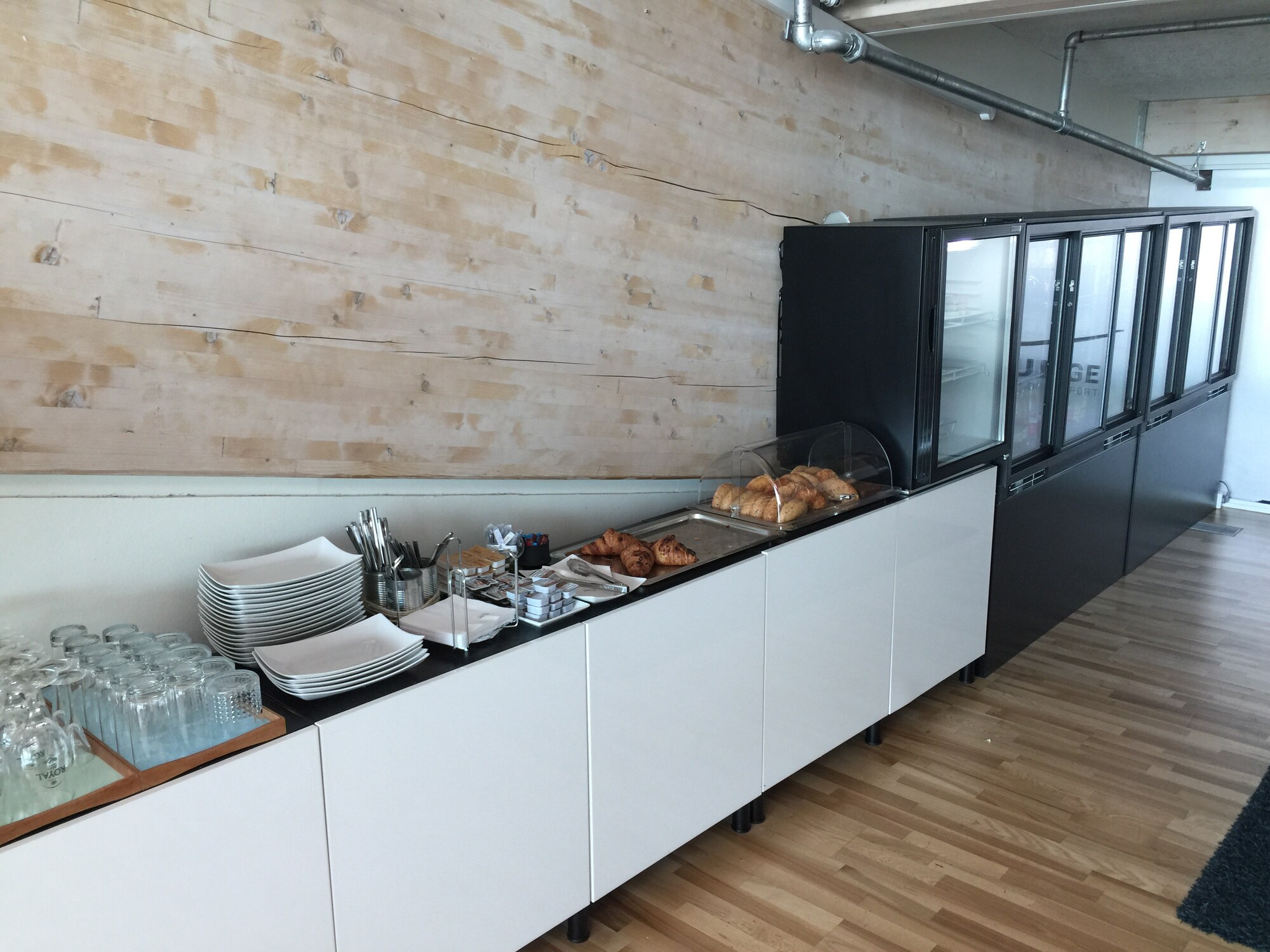 #4 of 5 images of Aalborg Airport Lounge