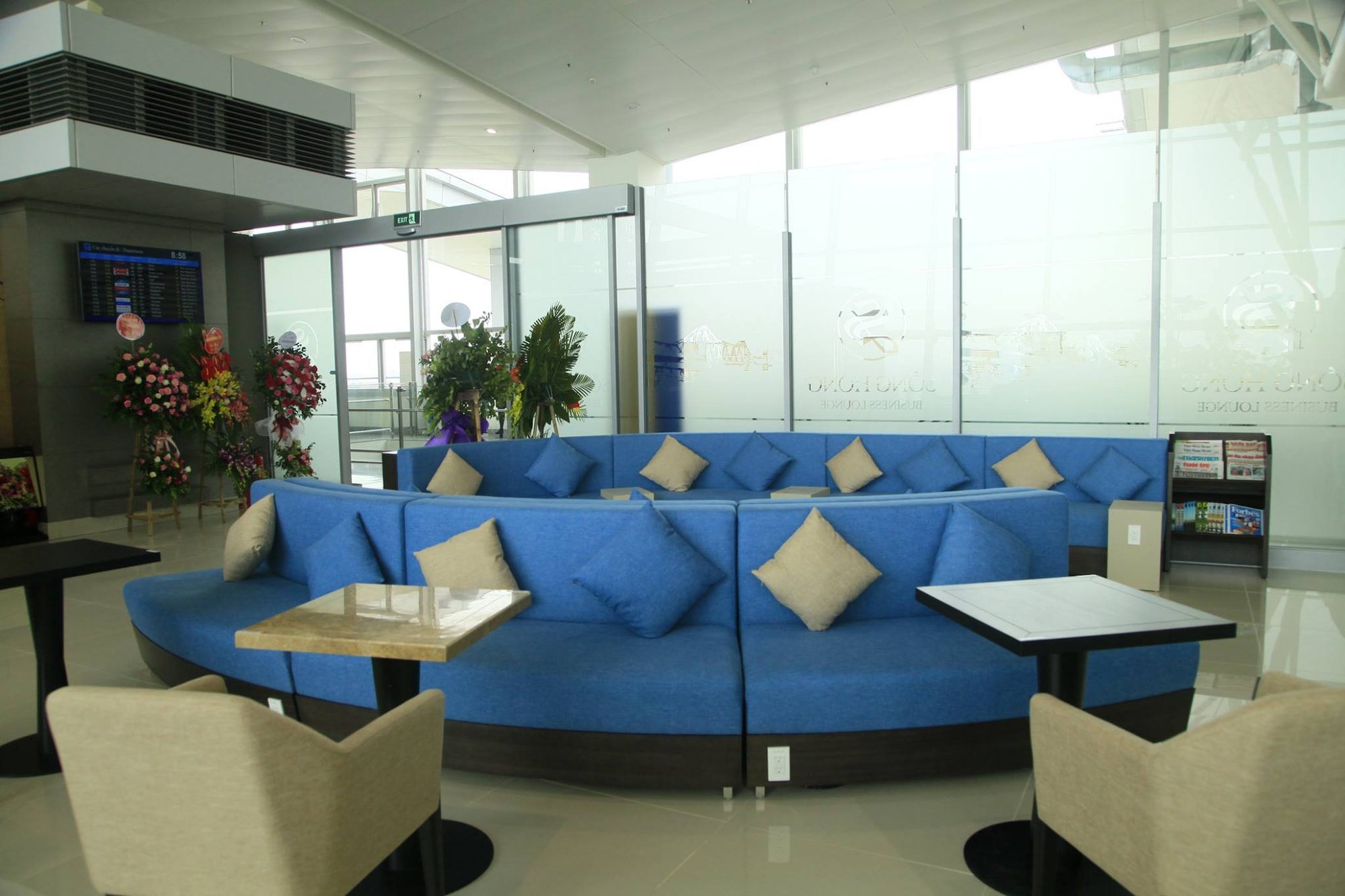 #2 of 5 images of Song Hong Business Lounge