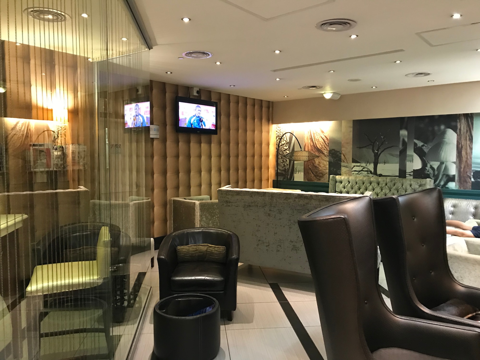 #3 of 5 images of Mashonzha Lounge