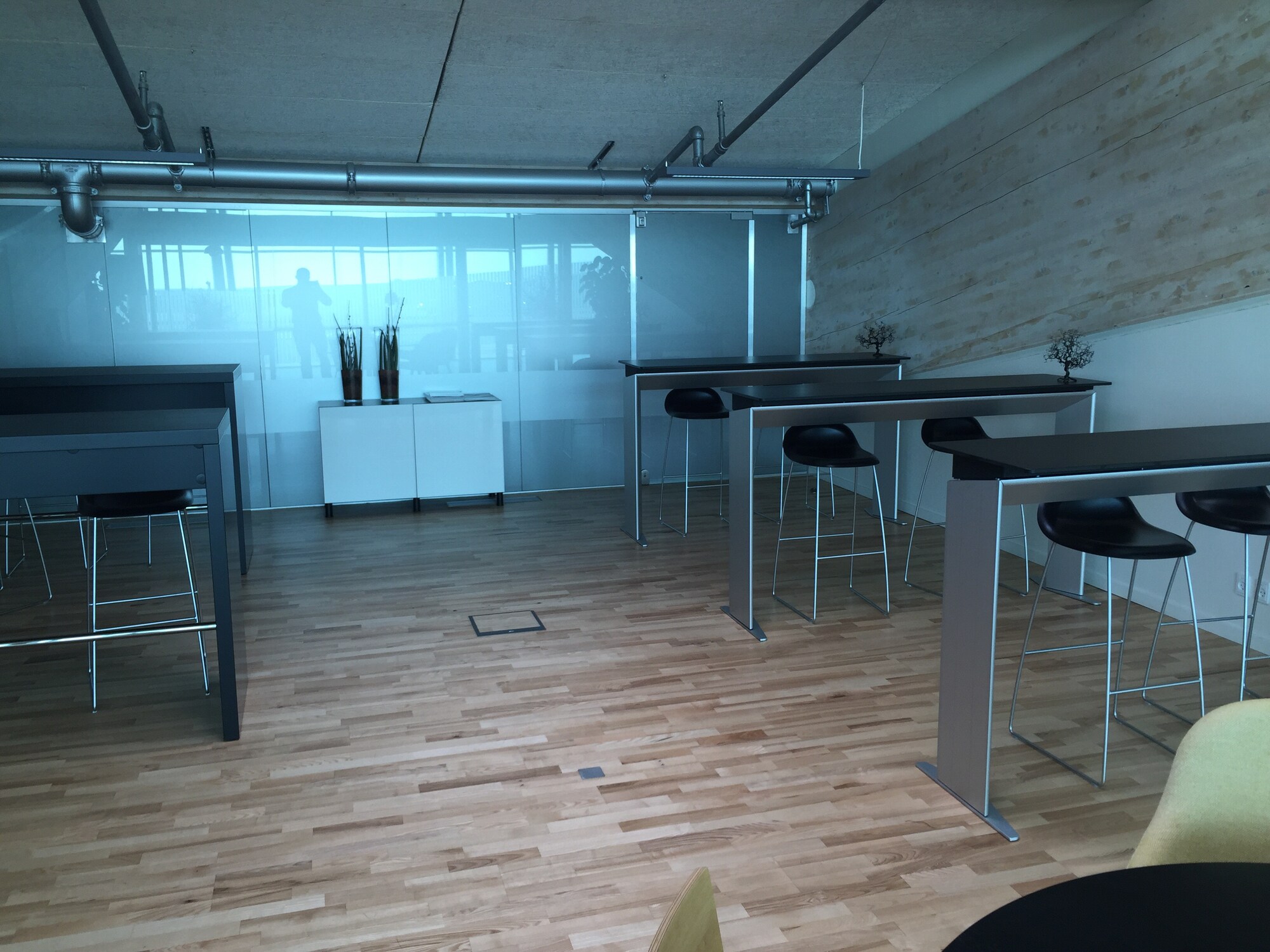 #2 of 5 images of Aalborg Airport Lounge