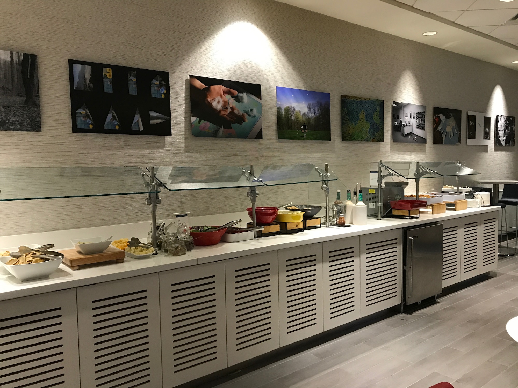 #3 of 5 images of Delta Air Lines Delta Sky Club