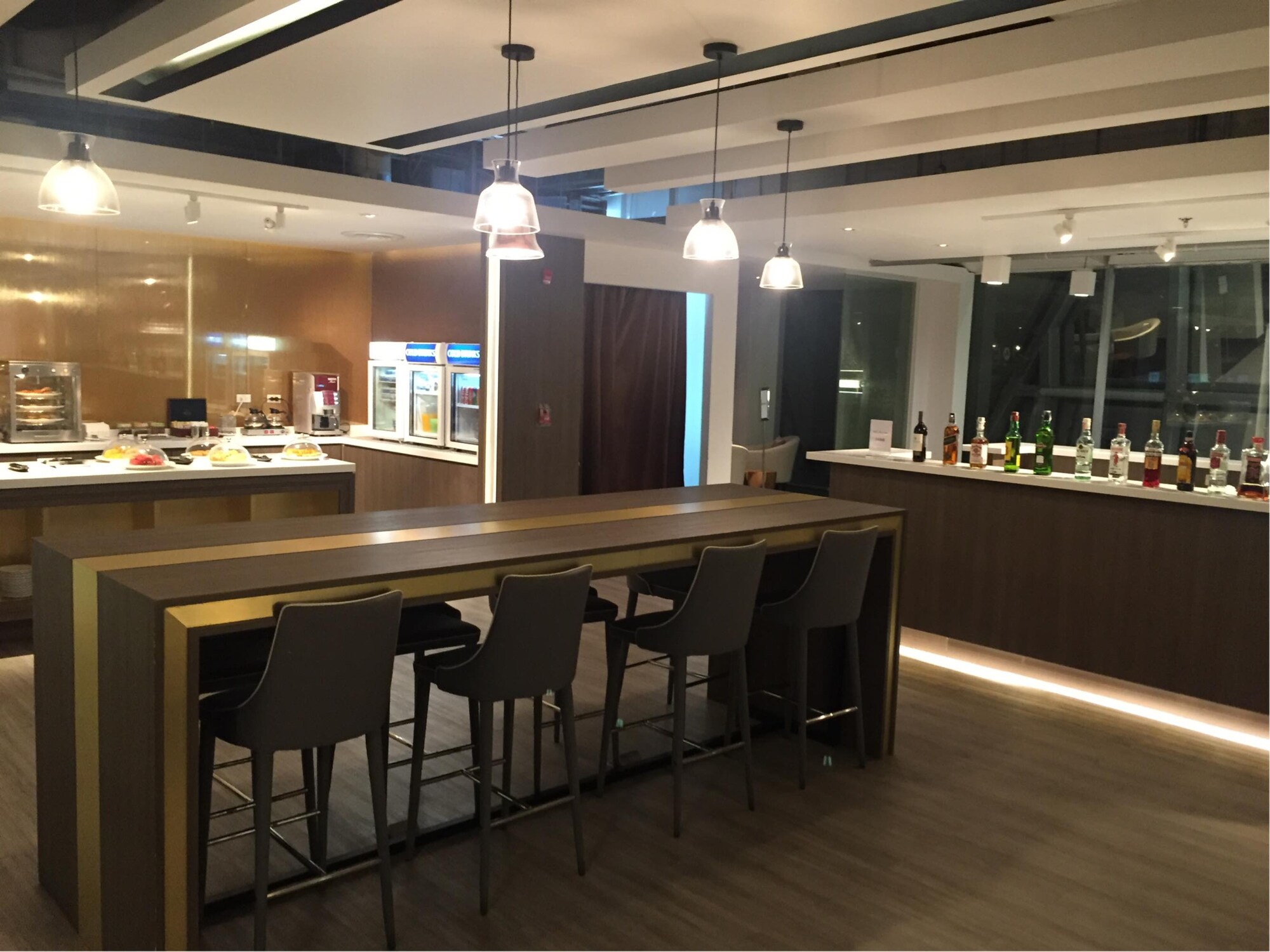 #2 of 5 images of Miracle First Class Lounge (Level 3)