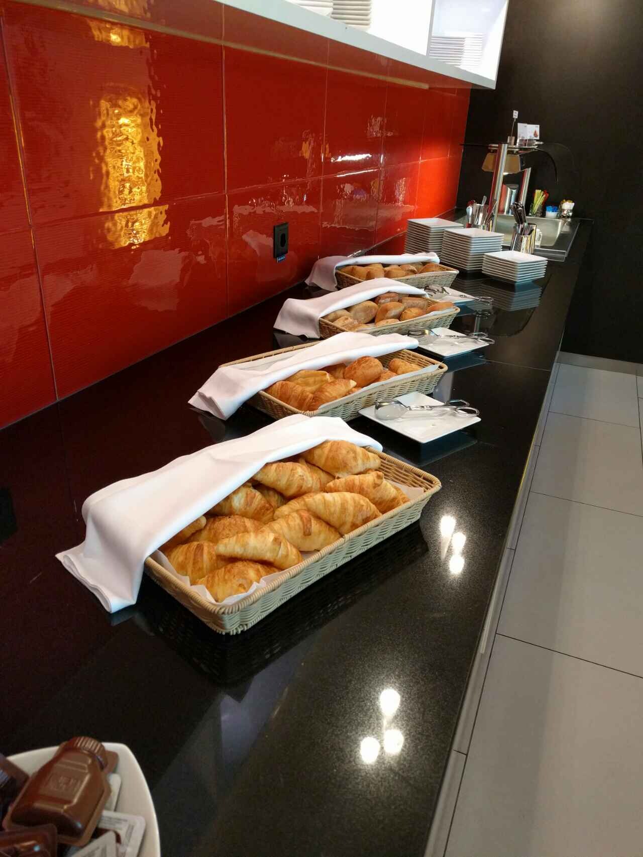 #3 of 5 images of Marhaba Lounge