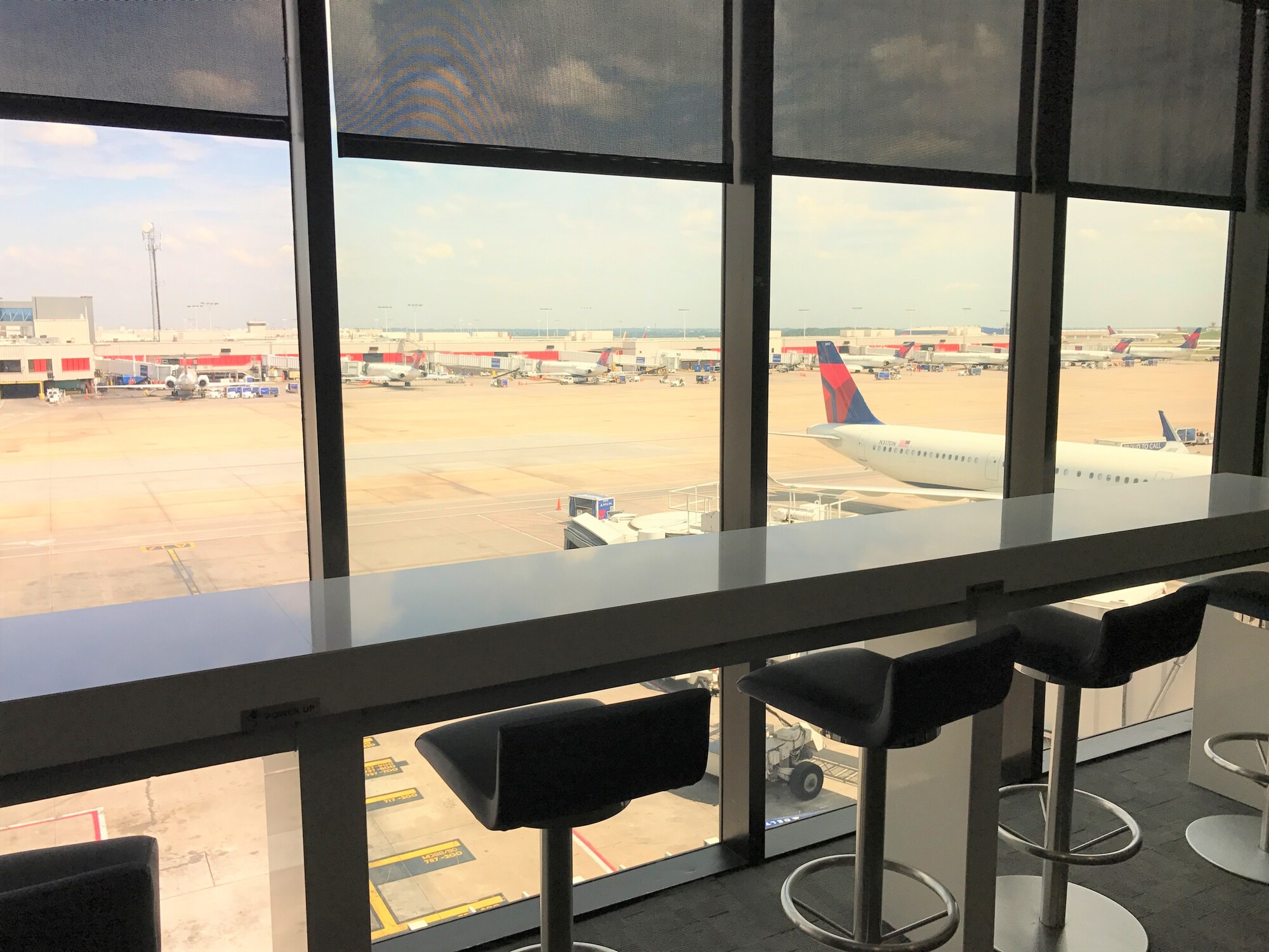 #5 of 5 images of Delta Air Lines Delta Sky Club (Gate A17)