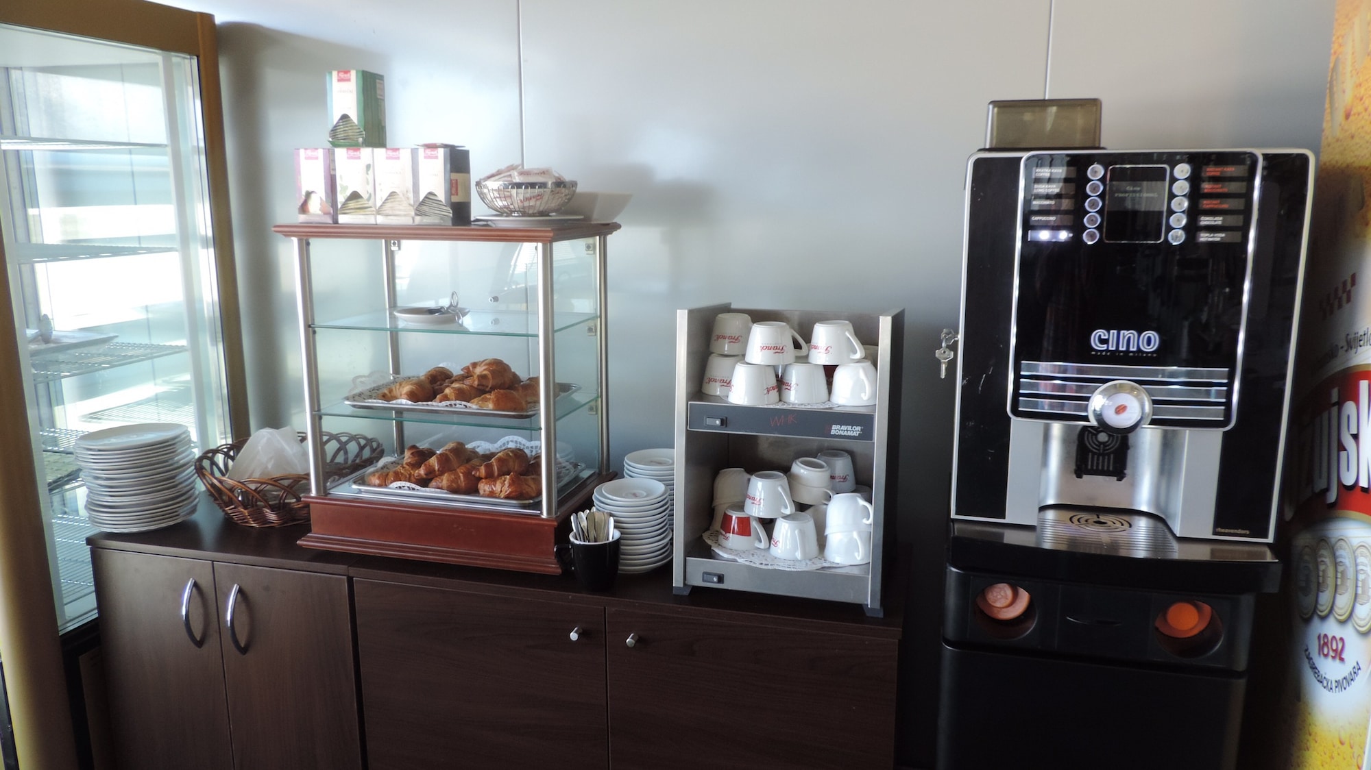 #3 of 5 images of Airport Business Lounge (Temporarily Closed)