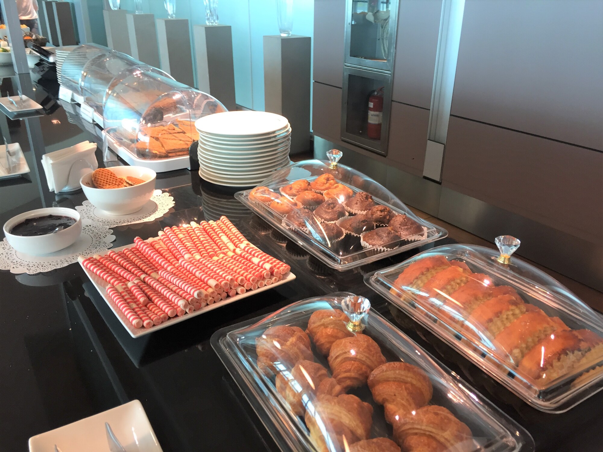 #4 of 5 images of Converse Bank Business Lounge