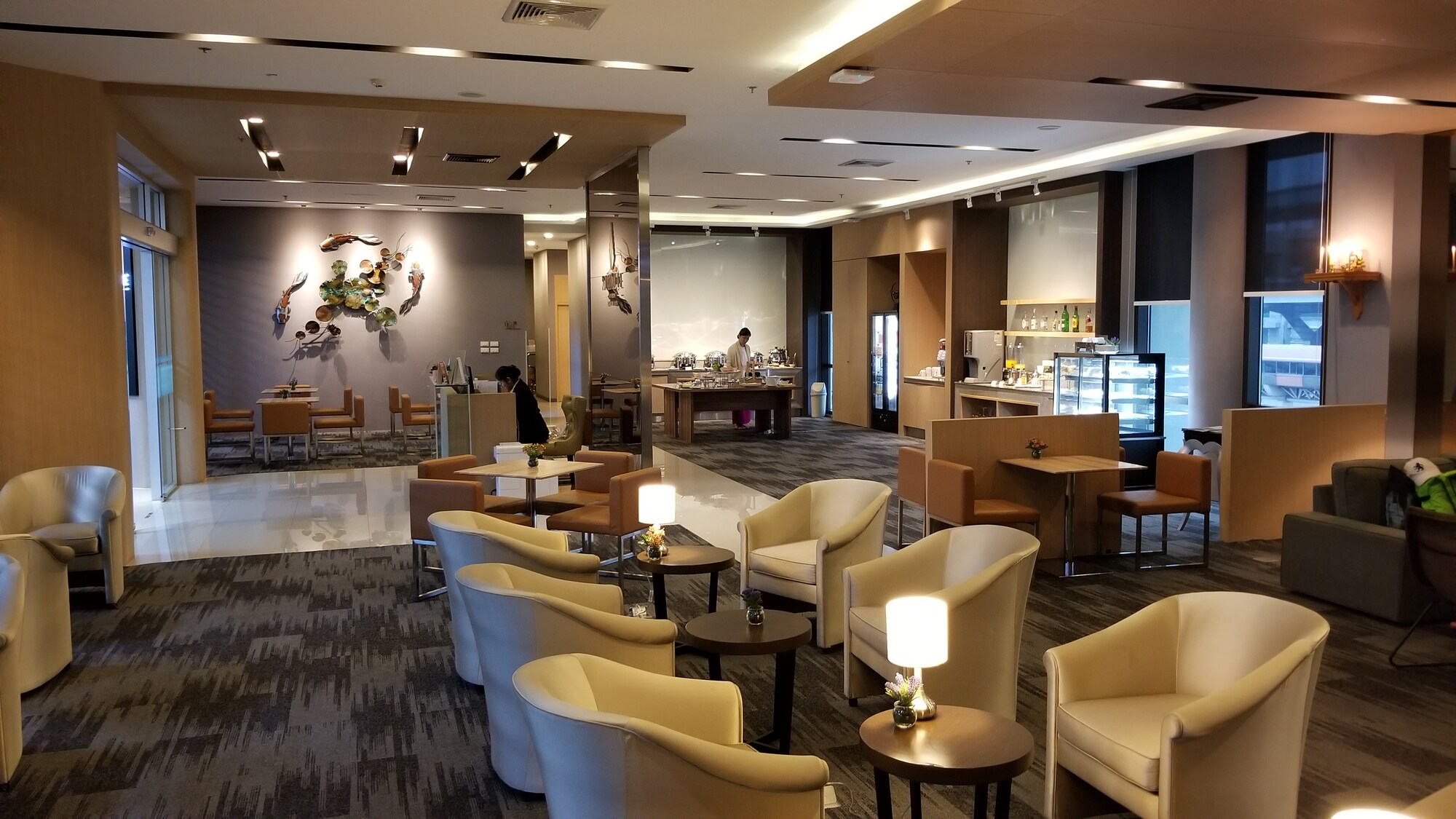 #5 of 5 images of Miracle Lounge