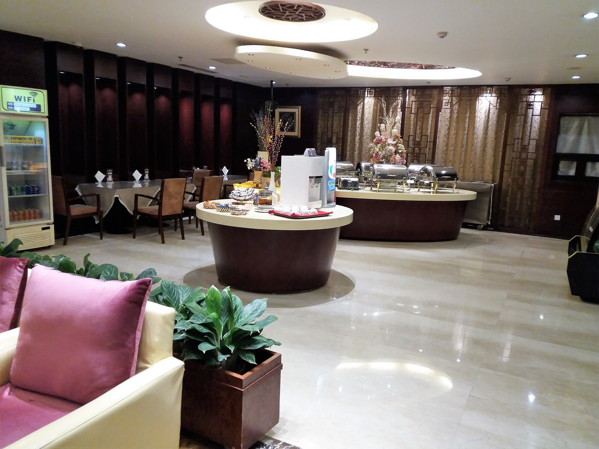 #2 of 5 images of BCAT Lounge (Temporarily Closed)