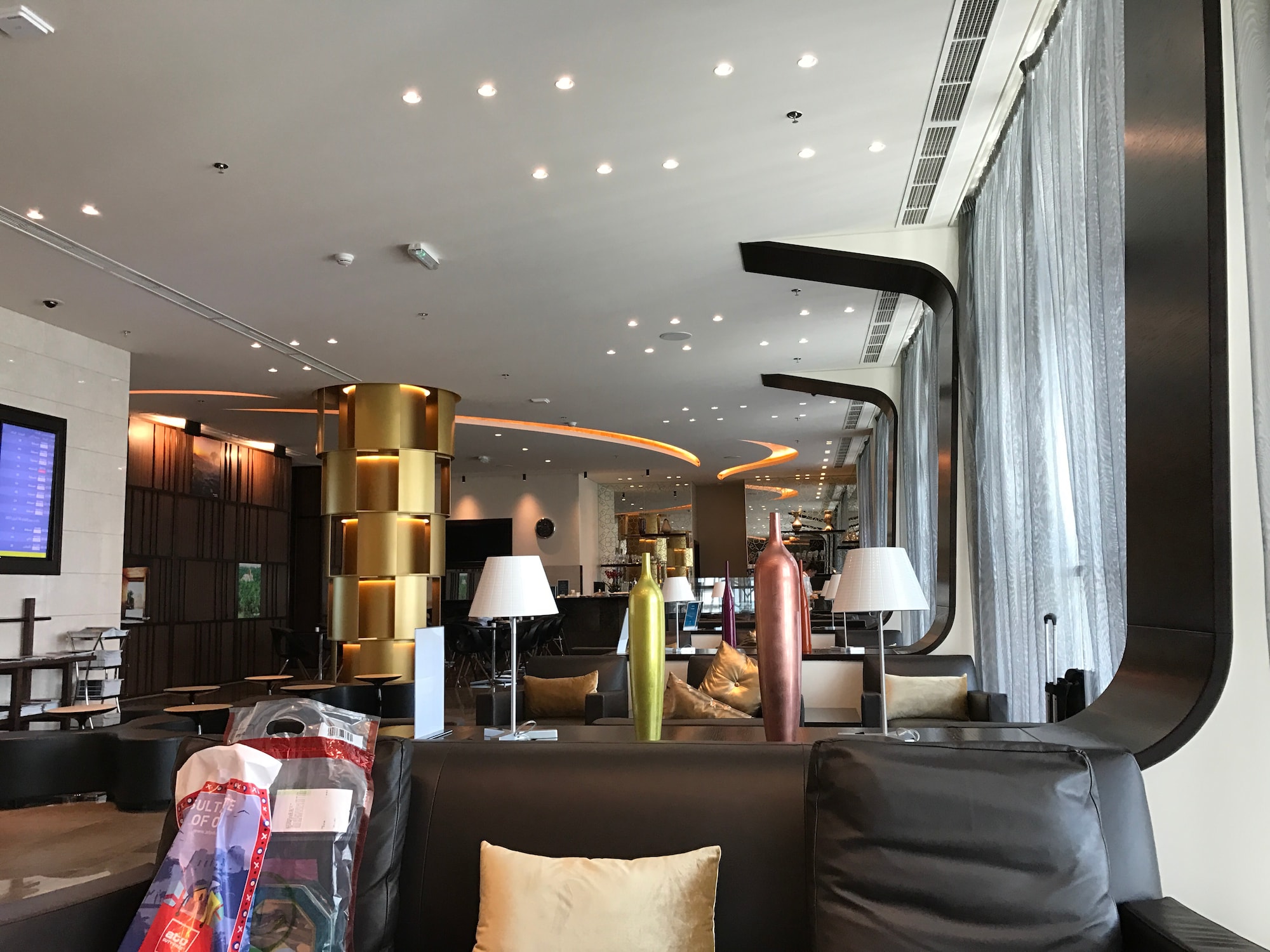 #3 of 5 images of Oman Air Al Khareef Lounge
