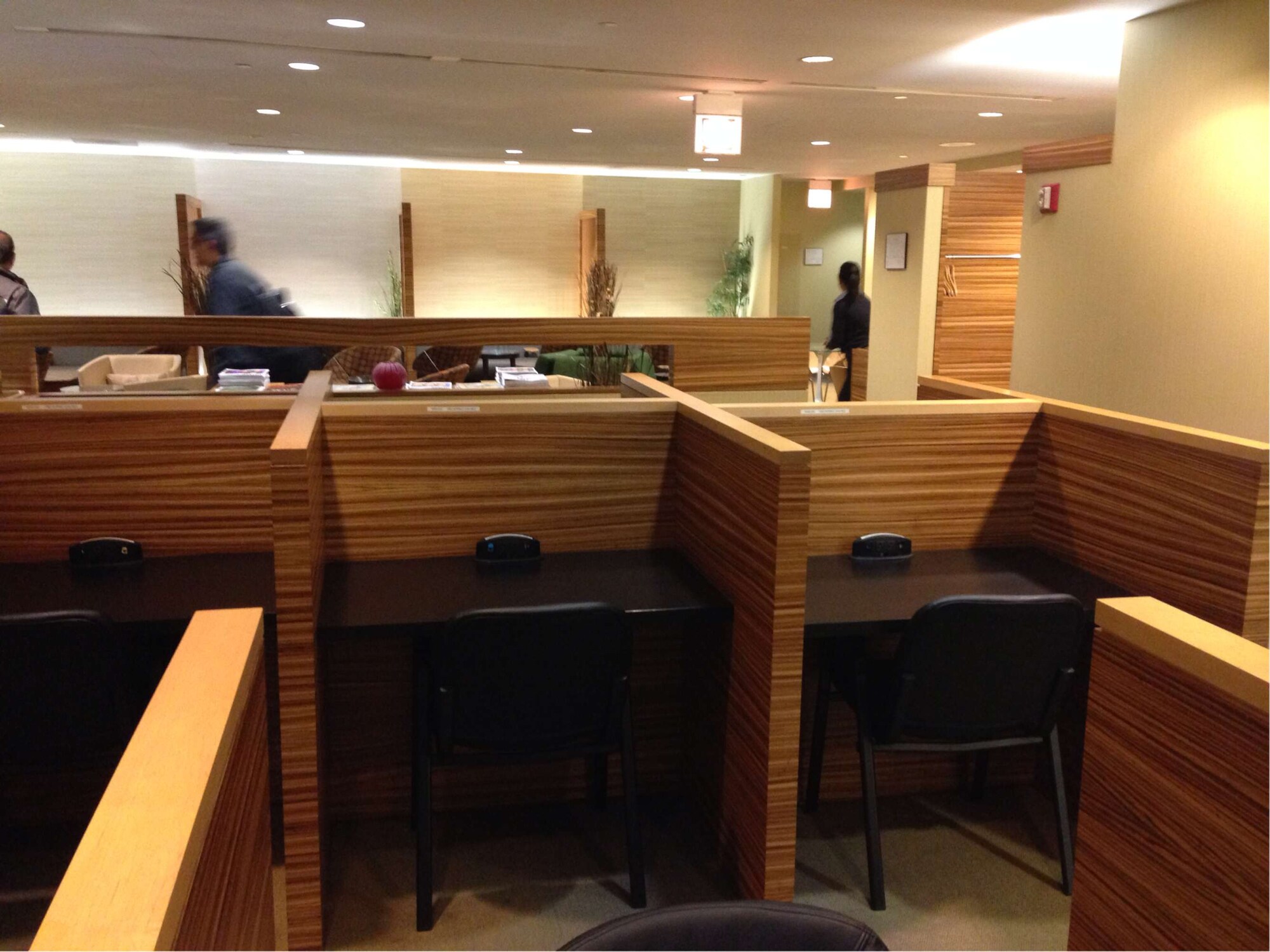#4 of 5 images of Swissport Lounge