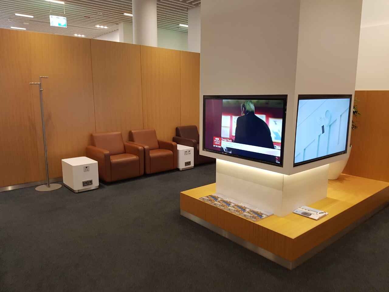 #3 of 5 images of Lufthansa Senator Lounge (Non-Schengen) (Temporarily Closed)