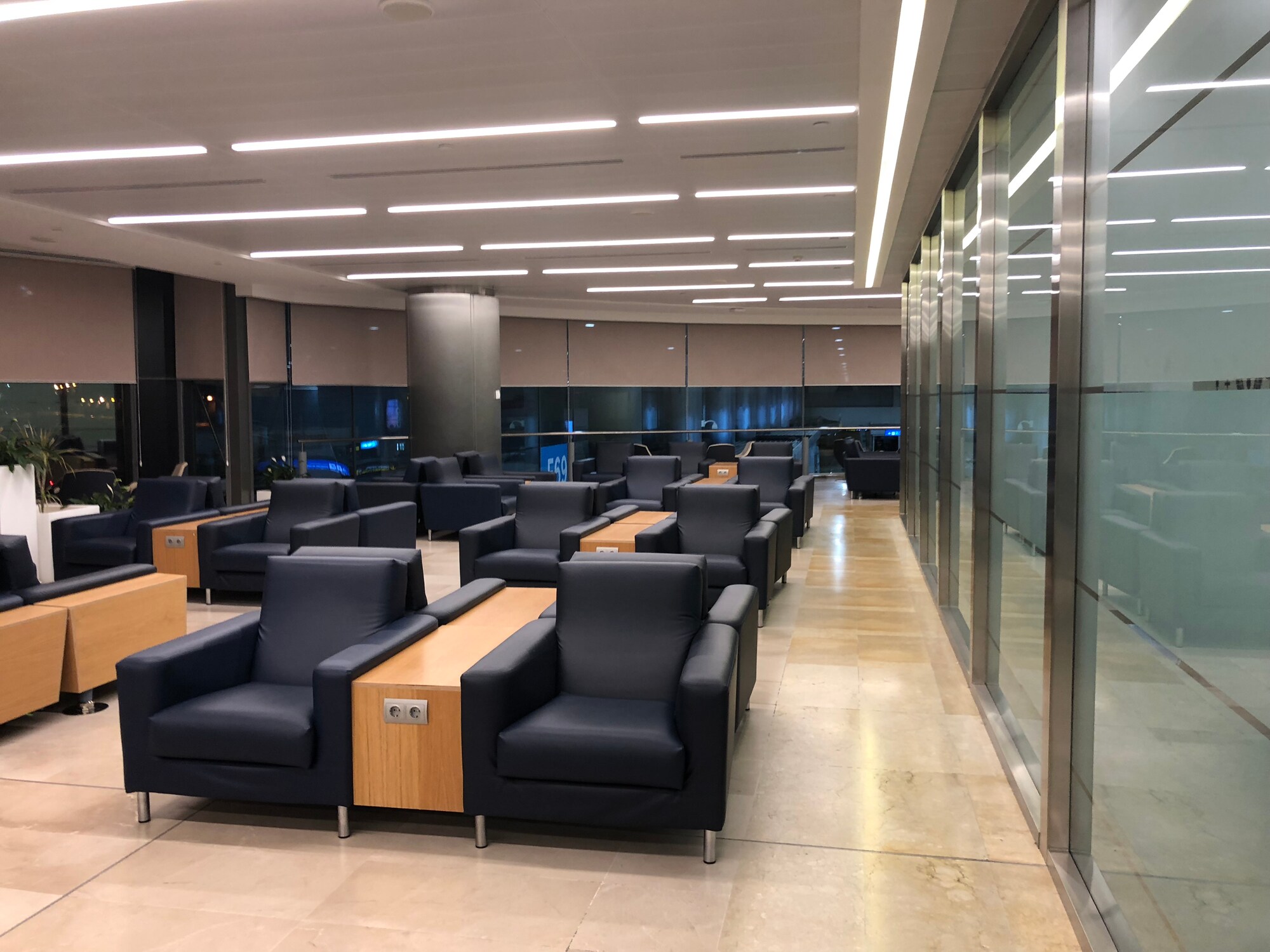 #4 of 5 images of Sala VIP Puerta Del Sol (Temporarily Closed)