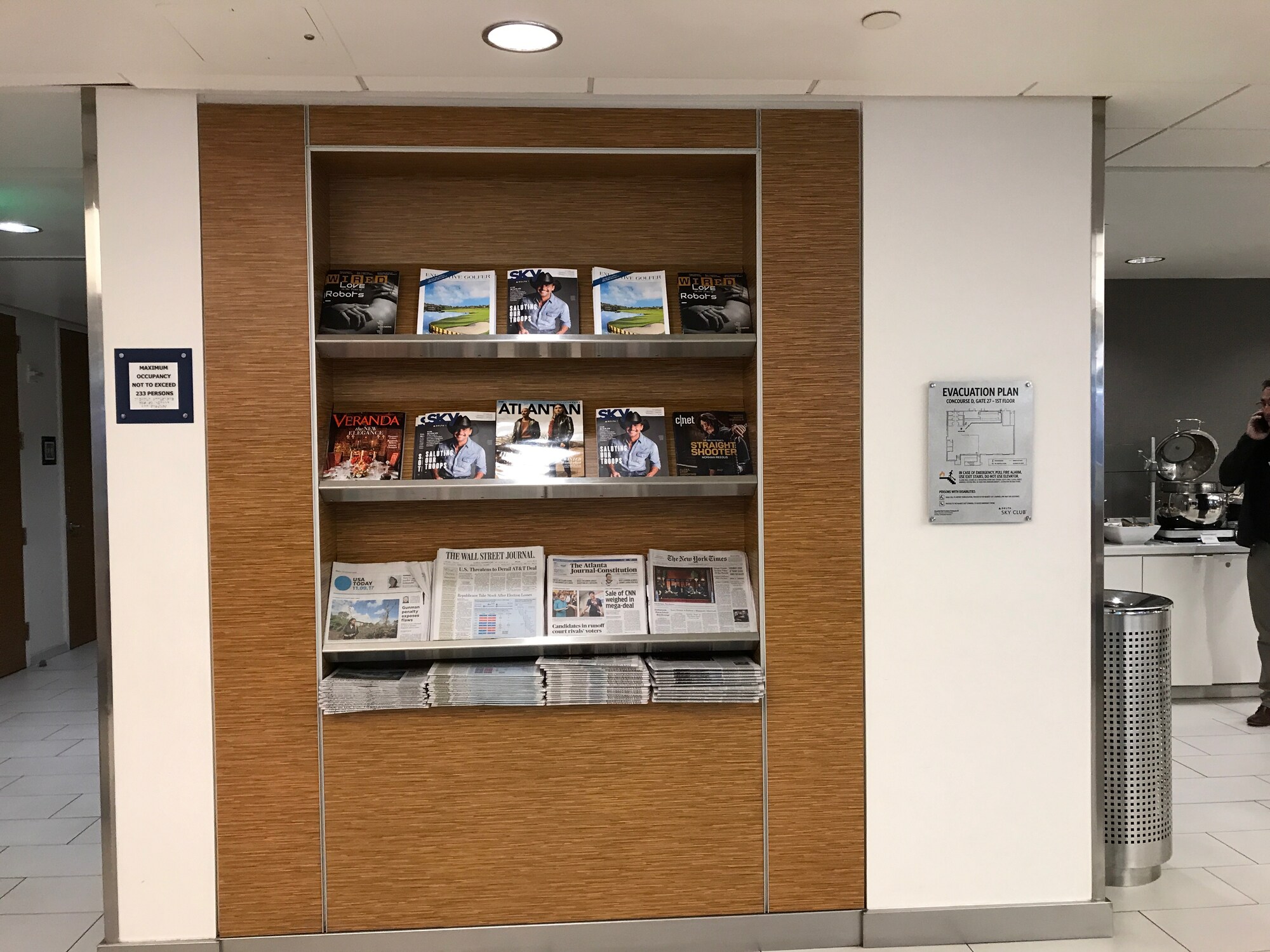#5 of 5 images of Delta Air Lines Delta Sky Club (Gate D27)