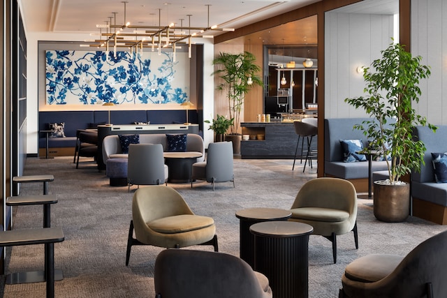 Lounge thumbnail 1
