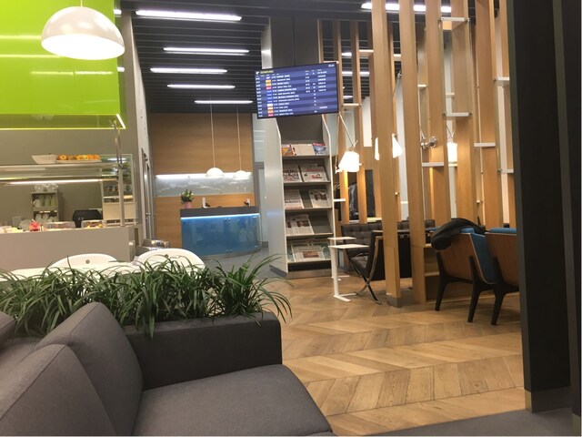 Lounge thumbnail 2