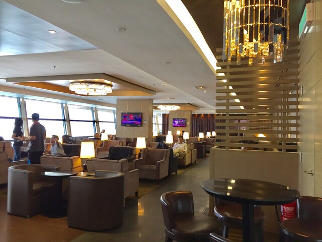 Lounge thumbnail 2