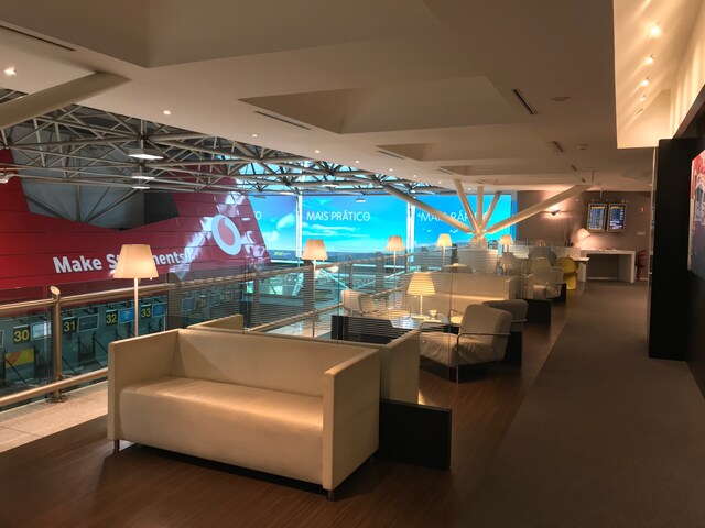 Lounge thumbnail 2