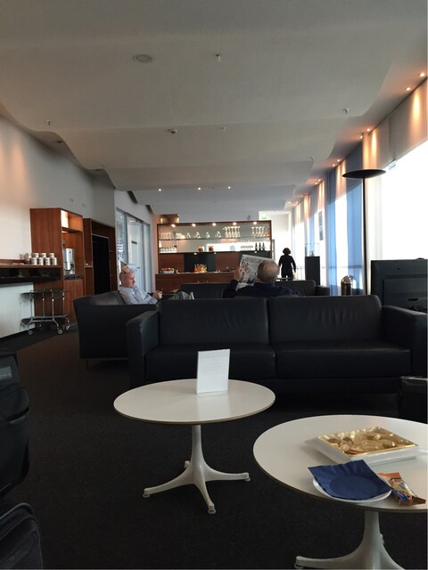Lounge thumbnail 2