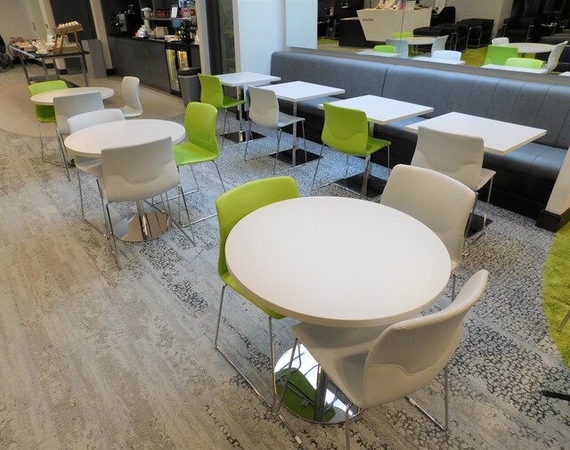 Lounge thumbnail 4