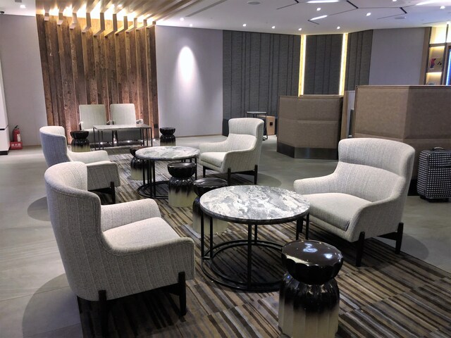Lounge thumbnail 5