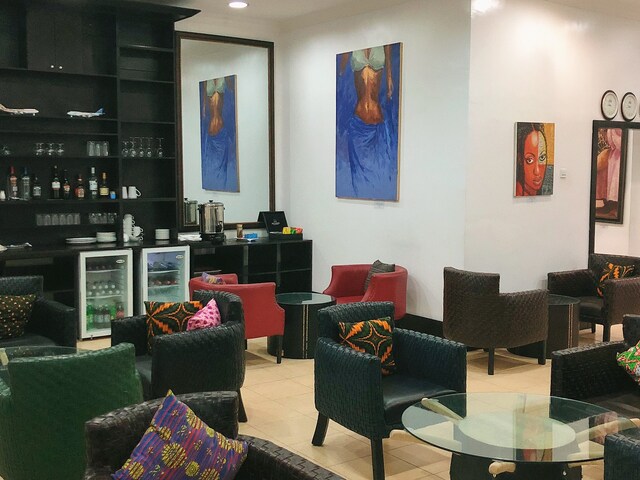 Lounge thumbnail 1