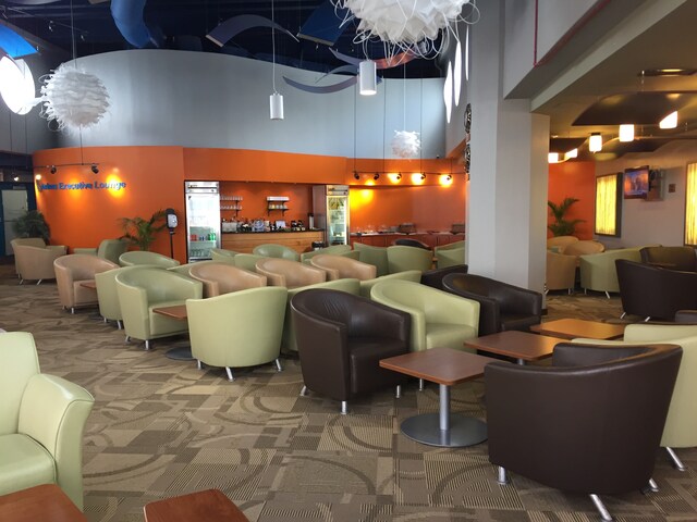 Lounge thumbnail 1