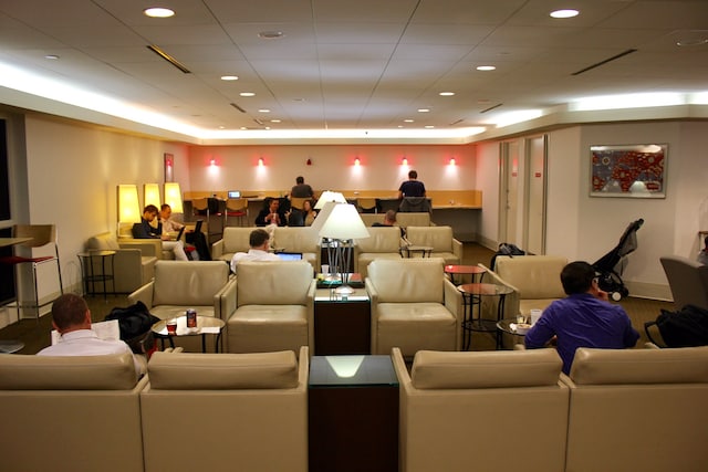 Lounge thumbnail 1