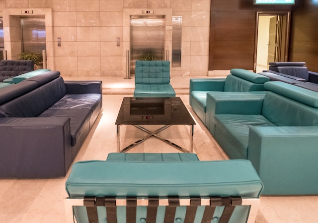 Lounge thumbnail 2