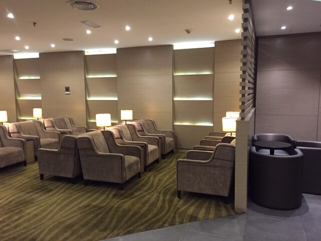 Lounge thumbnail 2